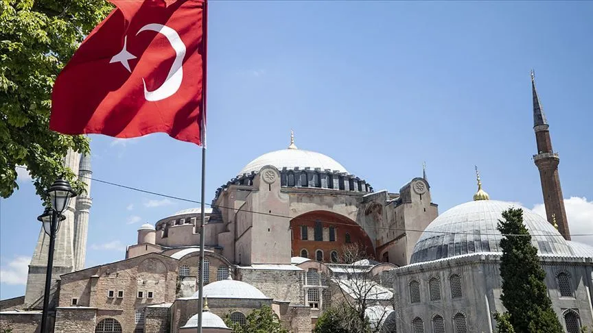 Rusya Müftüler Konseyi Başkan Yardımcısı Damir Muhetdinov, Ayasofya'nın müzeden camiye