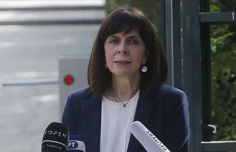Törende konuşma yapan Sakelaropulu, "zor ve tehlikeli bir dönem yaşadıklarını"