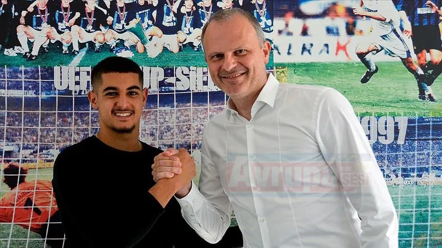Schalke 04 Kulübünden yapılan açıklamada, alt yapıdan yetişen Levent Mercan