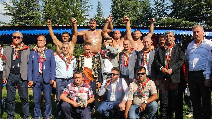 Kütahya'nın Domaniç ilçesinde geleneksel olarak düzenlenen 659. Domaniç Yağlı Pehlivan