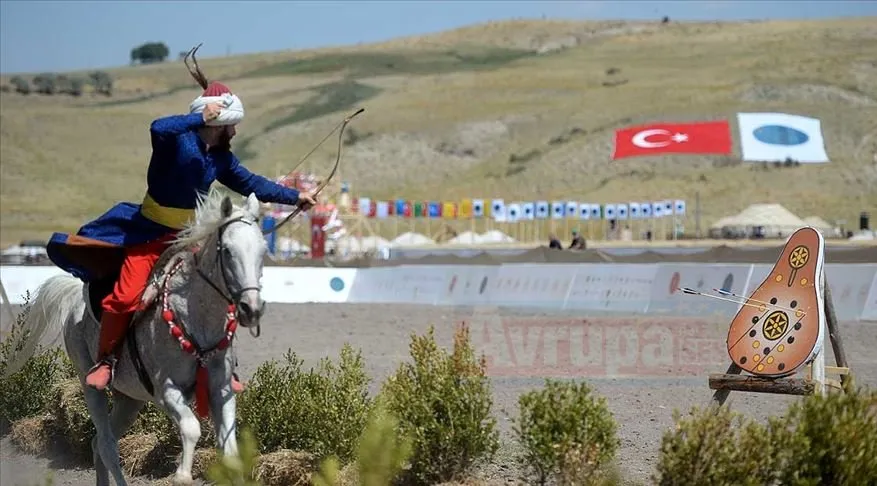 "Türklerin Anadolu'ya girişinin kapısı" olarak nitelendirilen Ahlat, Malazgirt Zaferi'nin 948.