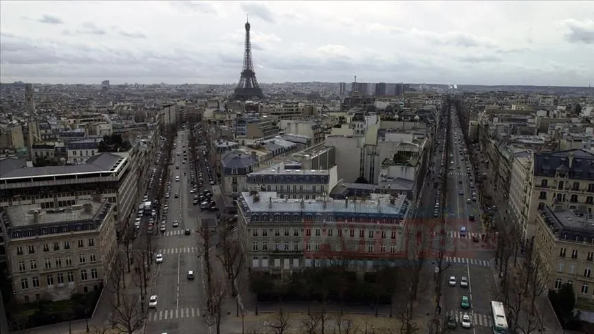 Paris   Paris'te bir oteli basan silahlı ve baltalı iki