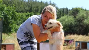 Tekirdağ'ın Şarköy ilçesinde yaşayan Filiz Işık, köpeğini gezdirirken gördüğü sokak