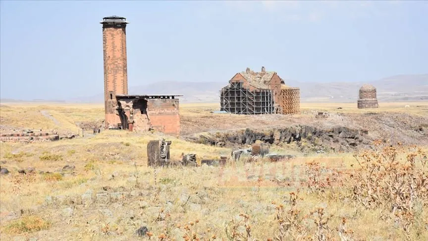 "Medeniyetler Beşiği", "Dünya Kenti", "Binbir Kilise" ve "40 Kapılı Şehir"