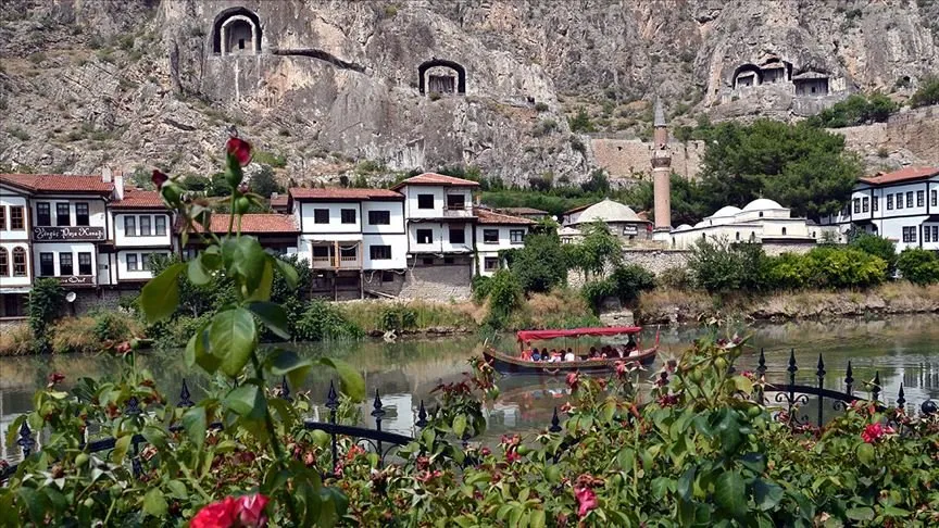 Kültür turizminde yıldızı parlayan, Harşena Dağı ve Pontus Kral Kaya