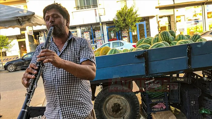 Edirne'nin İpsala ilçesine bağlı Bayrambey Mahallesi Enez Caddesi üzerinde zaman
