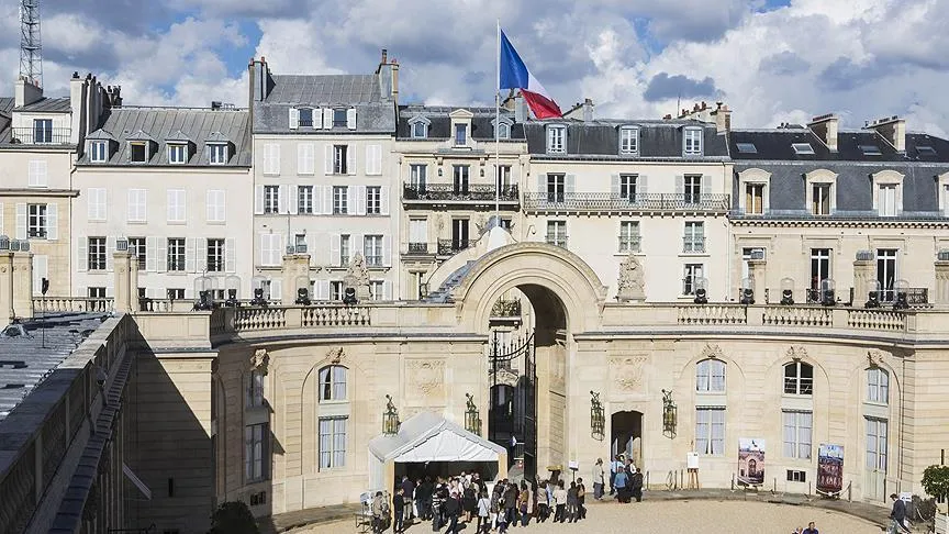 Fransa, Benin'e ait 26 sanat eserini iade edecek   Fransa