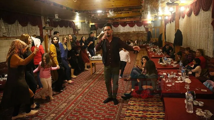 Şanlıurfa'ya gelen İbrahim Tatlıses, Haliliye Belediye Başkanı Mehmet Canpolat'ı makamında