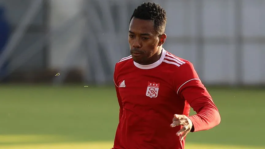 İSTANBUL Spor Toto Süper Lig lideri Medipol Başakşehir, Demir Grup