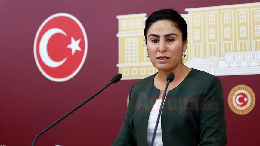 Şanlıurfa   "Toplantı ve Gösteri Yürüyüşleri Kanunu'na muhalefet" suçundan yargılanan