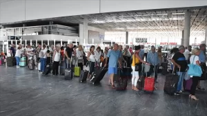İngiltere'nin Ankara Büyükelçiliğinden, İngiliz tur operatörü Thomas Cook'un iflasından sonra