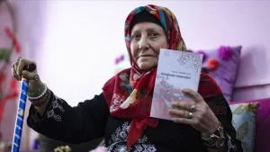 Ankara Ümitköy Huzurevi'nde yaşayan 82 yaşındaki Sultan Demirtaş, çocukluğundan beri