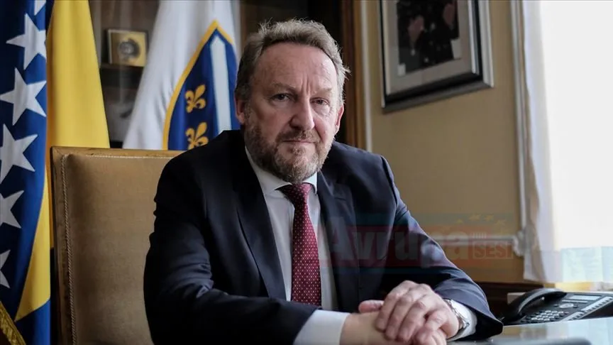 Bosna Hersek Halklar Meclisi Başkanı Bakir İzetbegoviç, "Mursi ilk önce