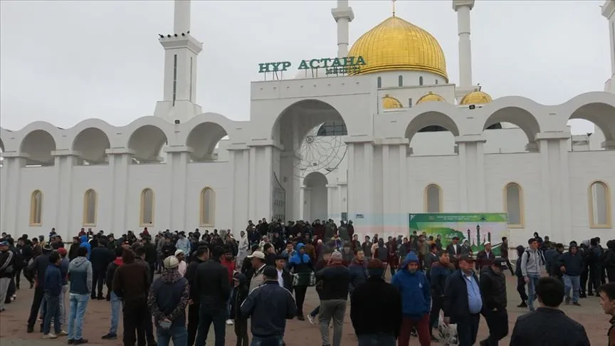 Astana   Caminin 30 bin kişilik kapasiteye ve 57 bin