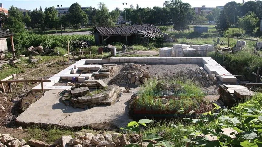 Bosnia and Herzegovina   Bosna'daki savaşta Sırplar tarafından yıkılan ve