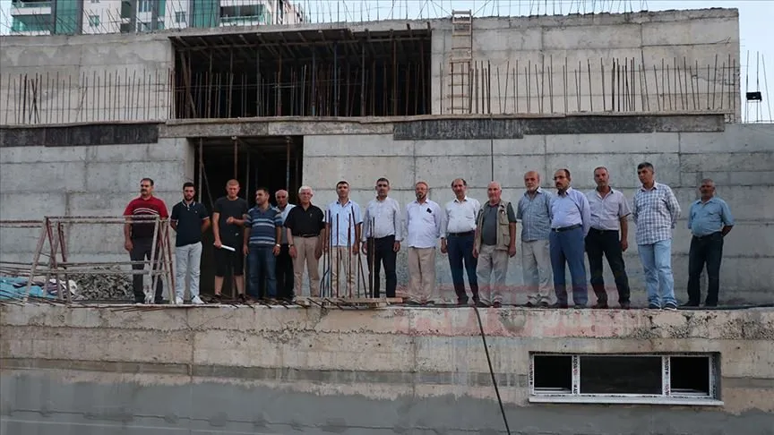 Diyarbakır Valiliği, HDP'li Büyükşehir Belediyesinin aralarında inşasına başlananların da olduğu