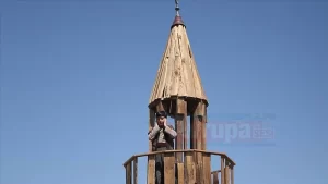 Türk sinemasında "Reis Bey", "Kelebekler Sonsuza Uçar", "Yalnız Değilsiniz" gibi