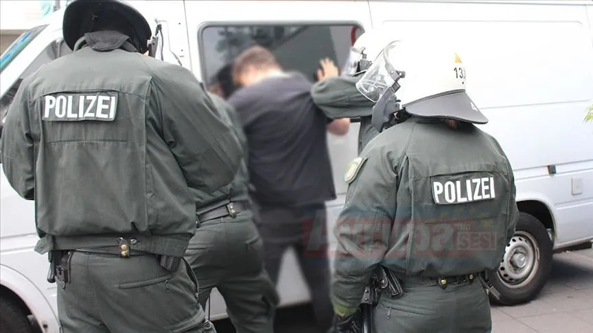 Almanya'nın başkenti Berlin'de, iki Türk kadının, kendi aralarında Türkçe konuştukları