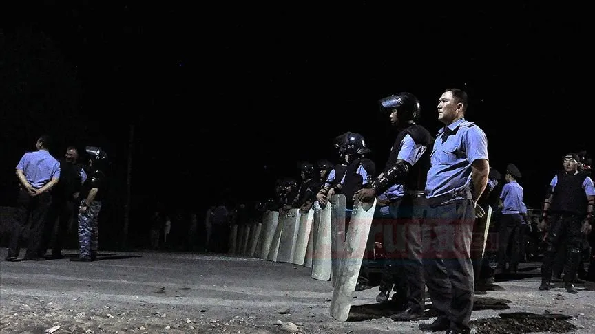 Kırgızistan güvenlik güçleri, öğle saatlerinde eski Cumhurbaşkanı Almazbek Atambayev'i gözaltına