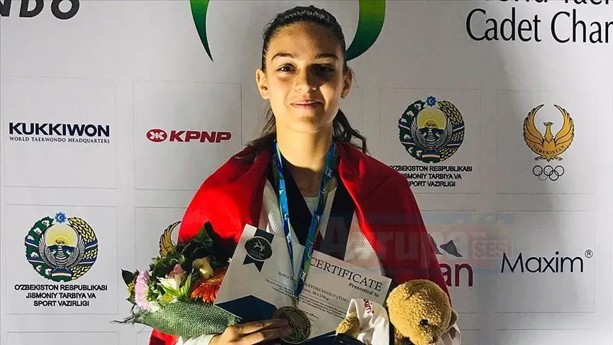 Rakibini 23-0 yenen milli tekvandocu, dünya şampiyonu oldu.