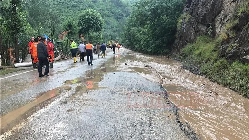 Trabzon Valisi İsmail Ustaoğlu, Araklı'da yaşanan sel felaketiyle ilgili, "6