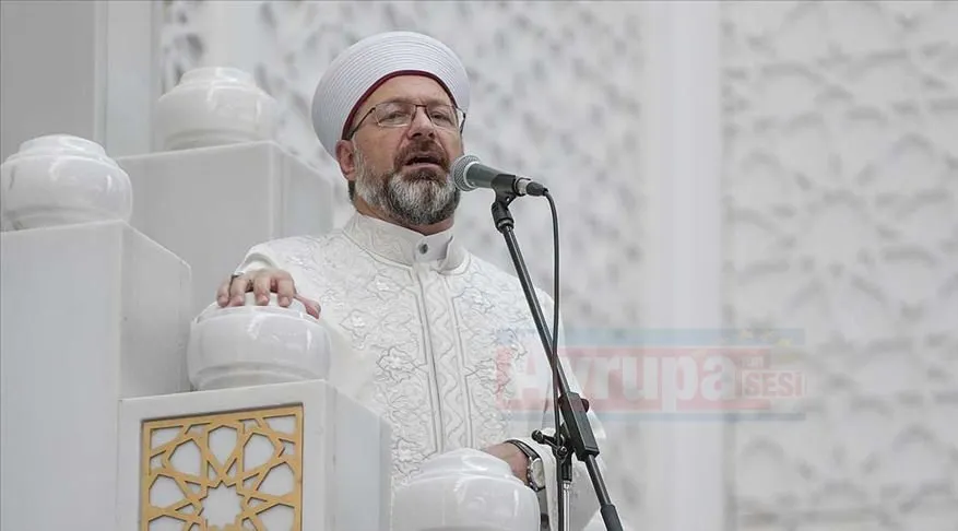 Diyanet İşleri Başkanı Ali Erbaş, Ahmet Hamdi Akseki Camisi'nde cuma