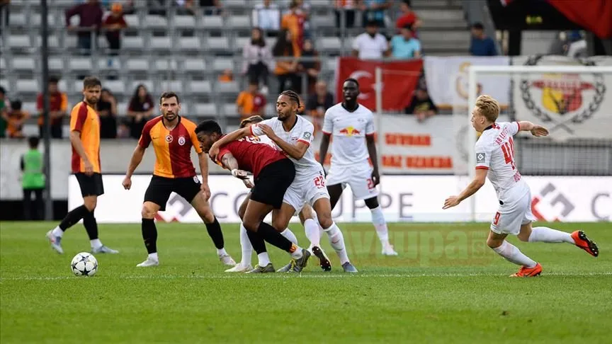 Galatasaray Futbol Takımı, yeni sezon hazırlıkları kapsamında Almanya'nın Leipzig takımıyla
