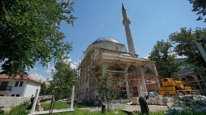   Bosna Savaşı sırasında tamamen yıkılan ve taşları da Çehotina