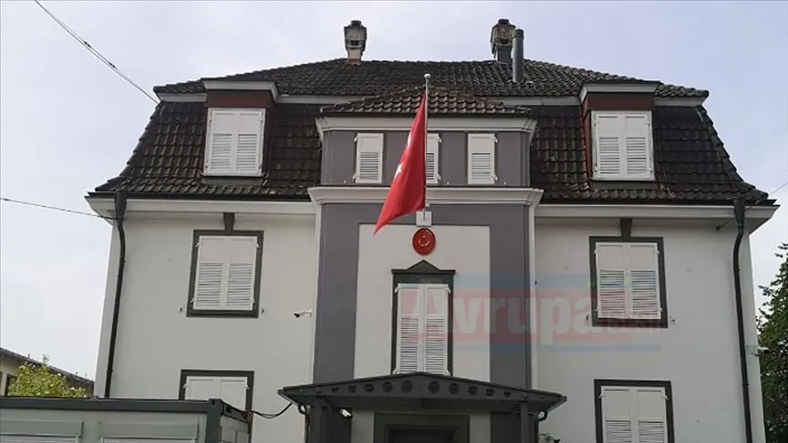    İsviçre'de Türkiye'nin Zürih Başkonsolosluğu binasına kimliği bilinmeyen kişilerce