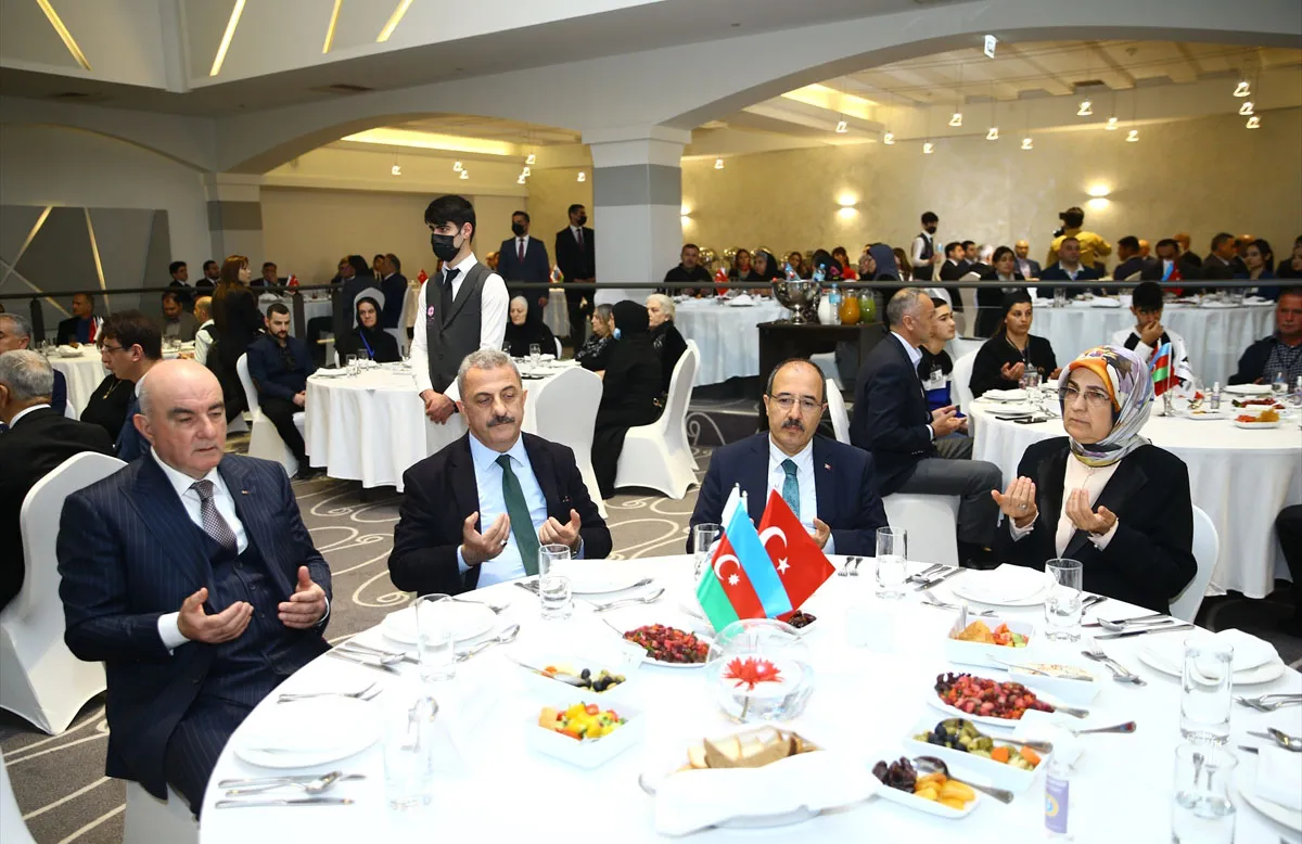 Azerbaycan Türkiye İş Adamları Birliğinin (ATİB) düzenlediği iftar, iki ülkenin