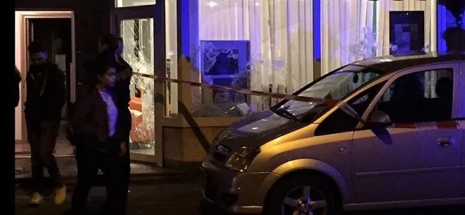 Avrupalı Türk Demokratlar Birliği'nin (UETD) Grevenbroich şubesi taşlı ve sopalı