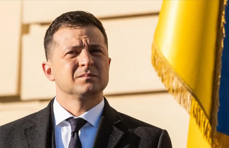 Ukrayna Devlet Başkanı Vladimir Zelenskiy, Zaporeje kentinde köprü inşa eden