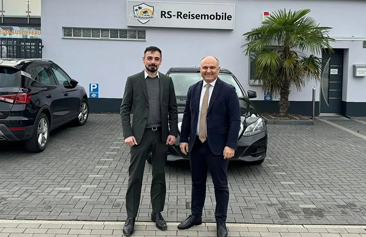 T.C. Essen Başkonsolosu Aydın , görev bölgemisindeki Türk işletmelerine gerçekleştirmekte