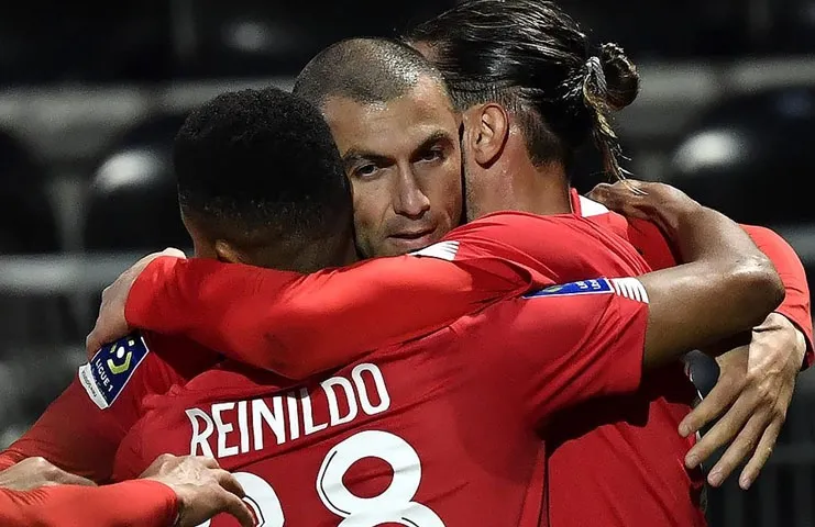 Burak Yılmaz, Yusuf Yazıcı ve Zeki Çelik’li Lille şampiyon oldu Milli futbolcular Burak Yılmaz, Yusuf Yazıcı ve Zeki Çelik'in formasını