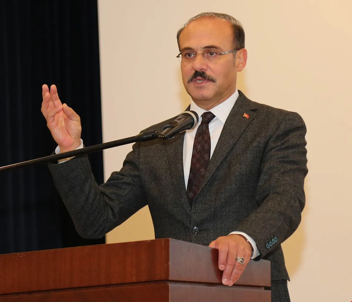 Vali Yurtnaç Veda Etti Valiler Kararnamesi ile Mülkiye Başmüfettişi olarak atanan Vali Kemal Yurtnaç veda