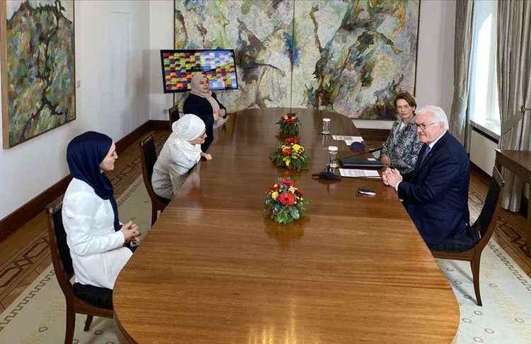 Almanya Cumhurbaşkanı Frank-Walter Steinmeier, Bonn kentinde Müslüman Kadınlar Sosyal Hizmet