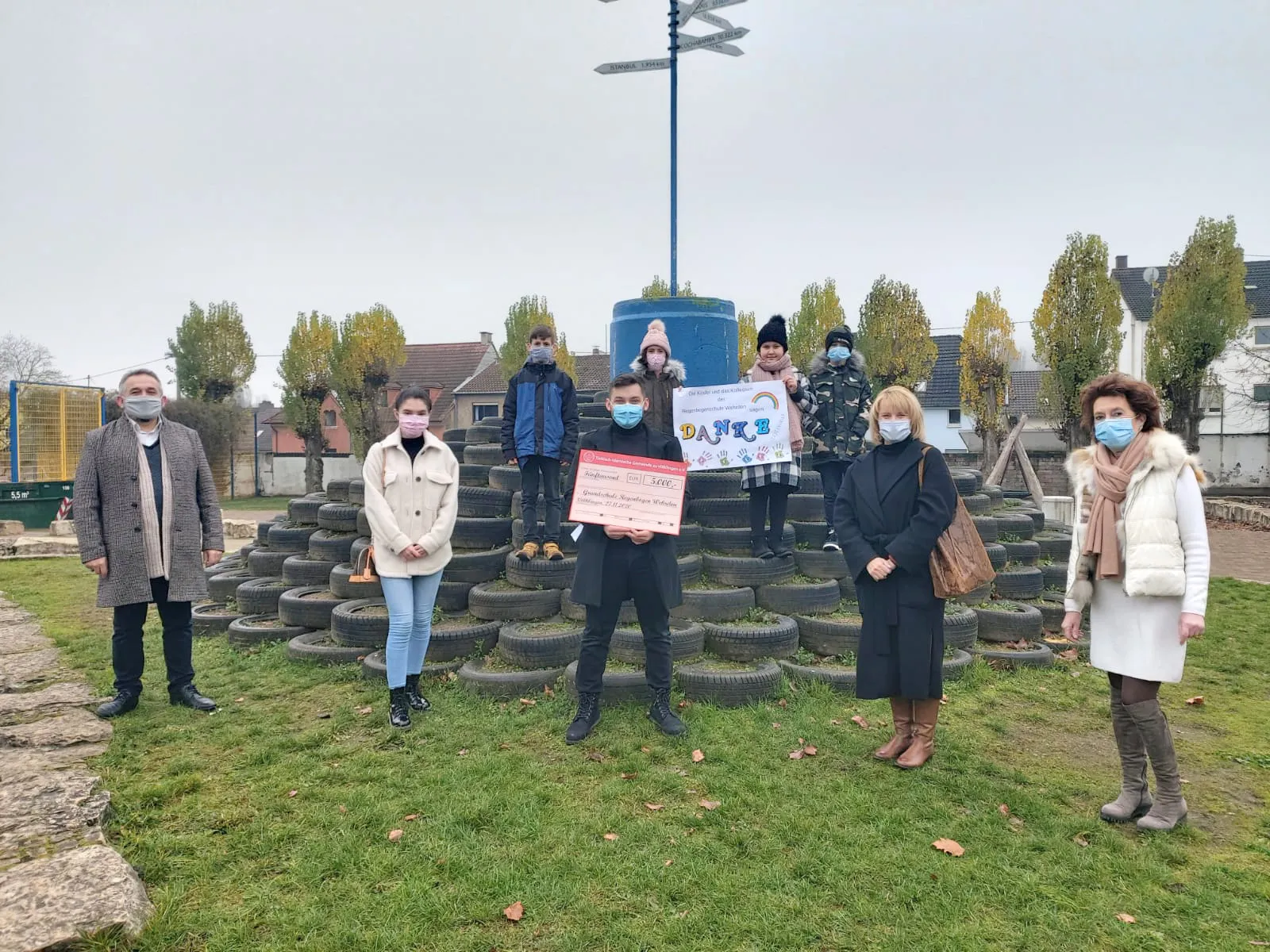 Völklingen DİTİB Selimiye Camii gençlik kolu Regenbogen ilkokuluna 5 bin