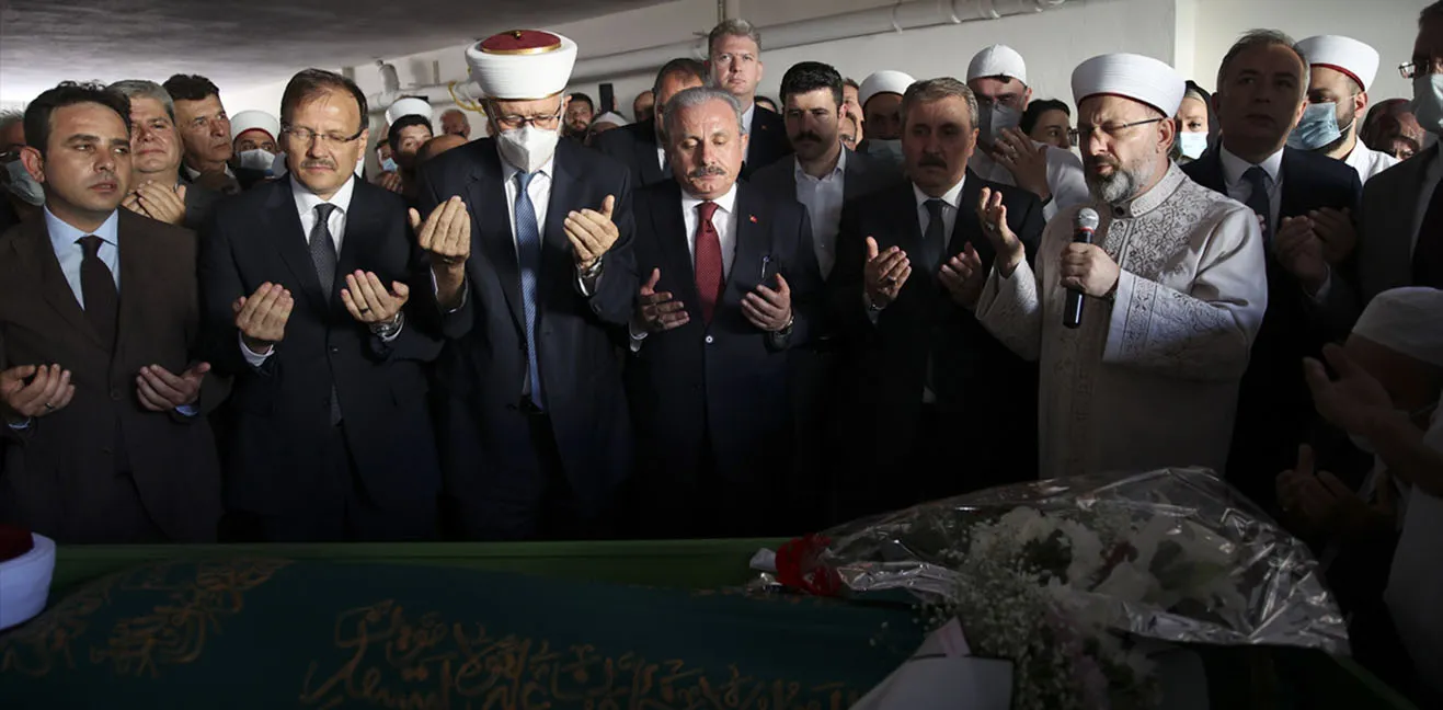 Bir süredir kanser tedavisi gören ve dün 57 yaşında vefat
