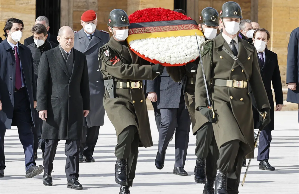 Almanya Başbakanı Olaf Scholz, Anıtkabir'i ziyaret etti. Başbakan Scholz ve