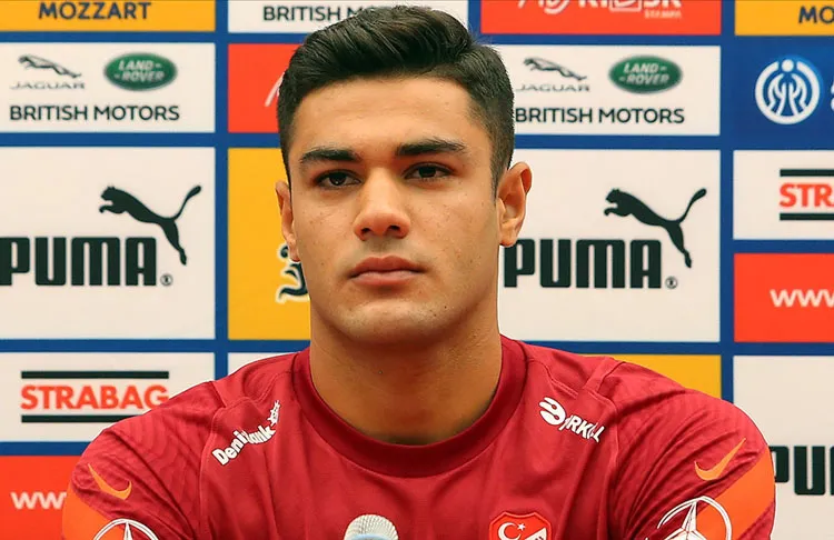 İngiltere Premier Lig'in son şampiyonu Liverpool'da forma giyen milli futbolcu