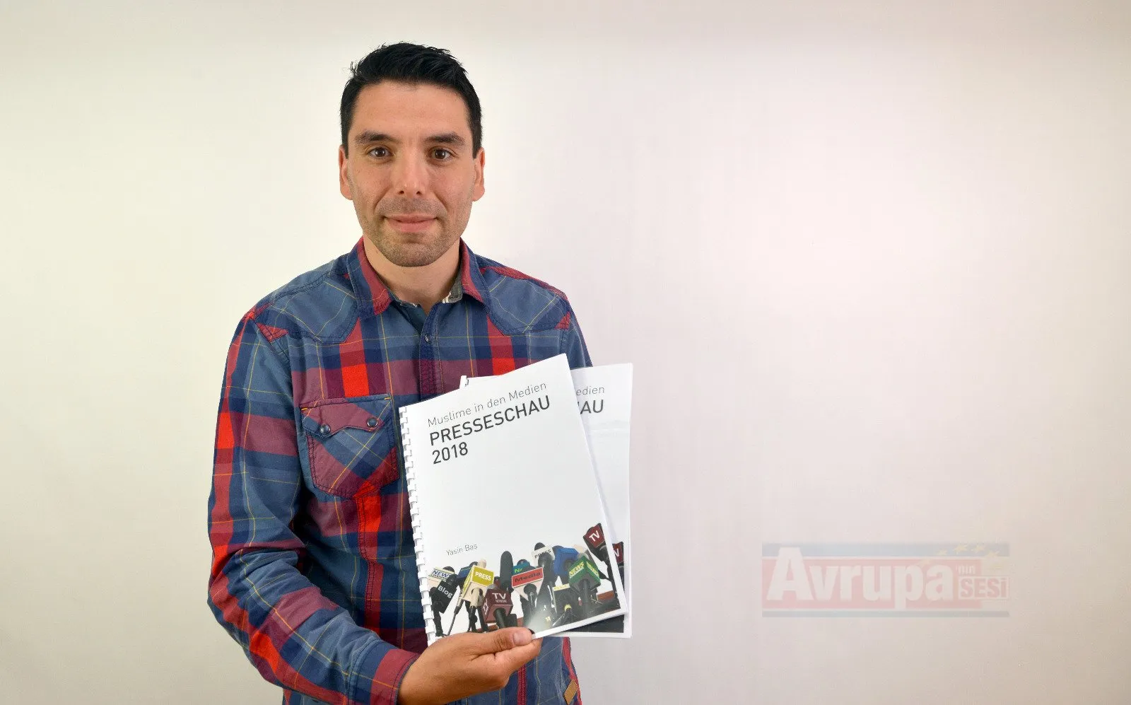 Alman Medyası’nın İslam’a ve Müslümanlara bakışı bu yıllıkta Medya’da Müslümanlar