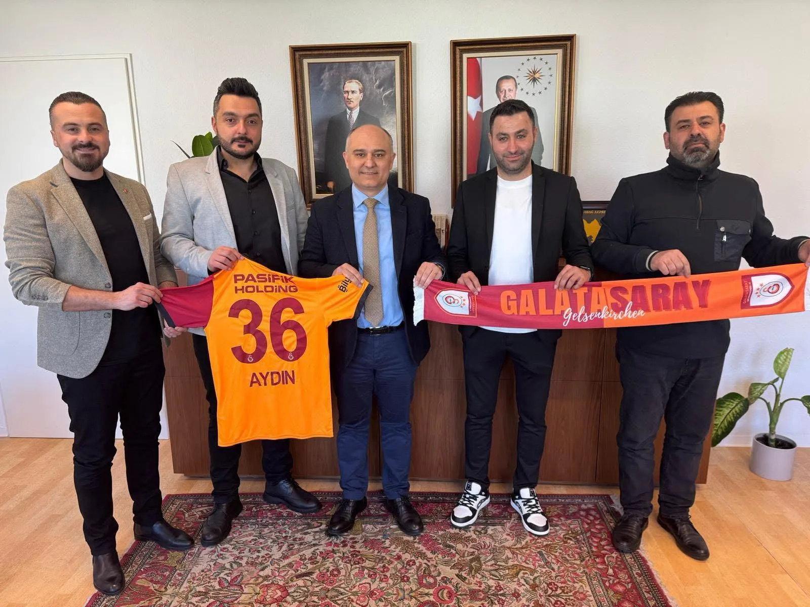 Türkiye Cumhuriyeti Essen Başkonsolosu Taylan Özgür Aydın, yeni kurulan Gelsenkirchen