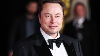 ABD’li elektrikli otomobil üreticisi Tesla, şirketin CEO’su Elon Musk’a yaklaşık