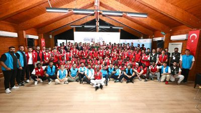 YTB Gençlik Kampları programında konuşan Yurtdışı Türkler ve Akraba Topluluklar