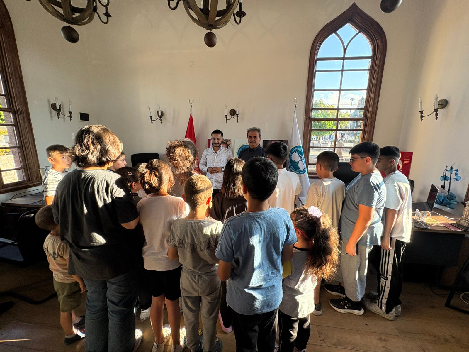 Avrupa Kayseri İşverenler Birliği (AKİB), Kayseri’de başlattığı kırtasiye desteği ile