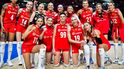 Tayland’da düzenlenen FIVB Kadınlar Dünya Voleybol Şampiyonasında yarı final maçları