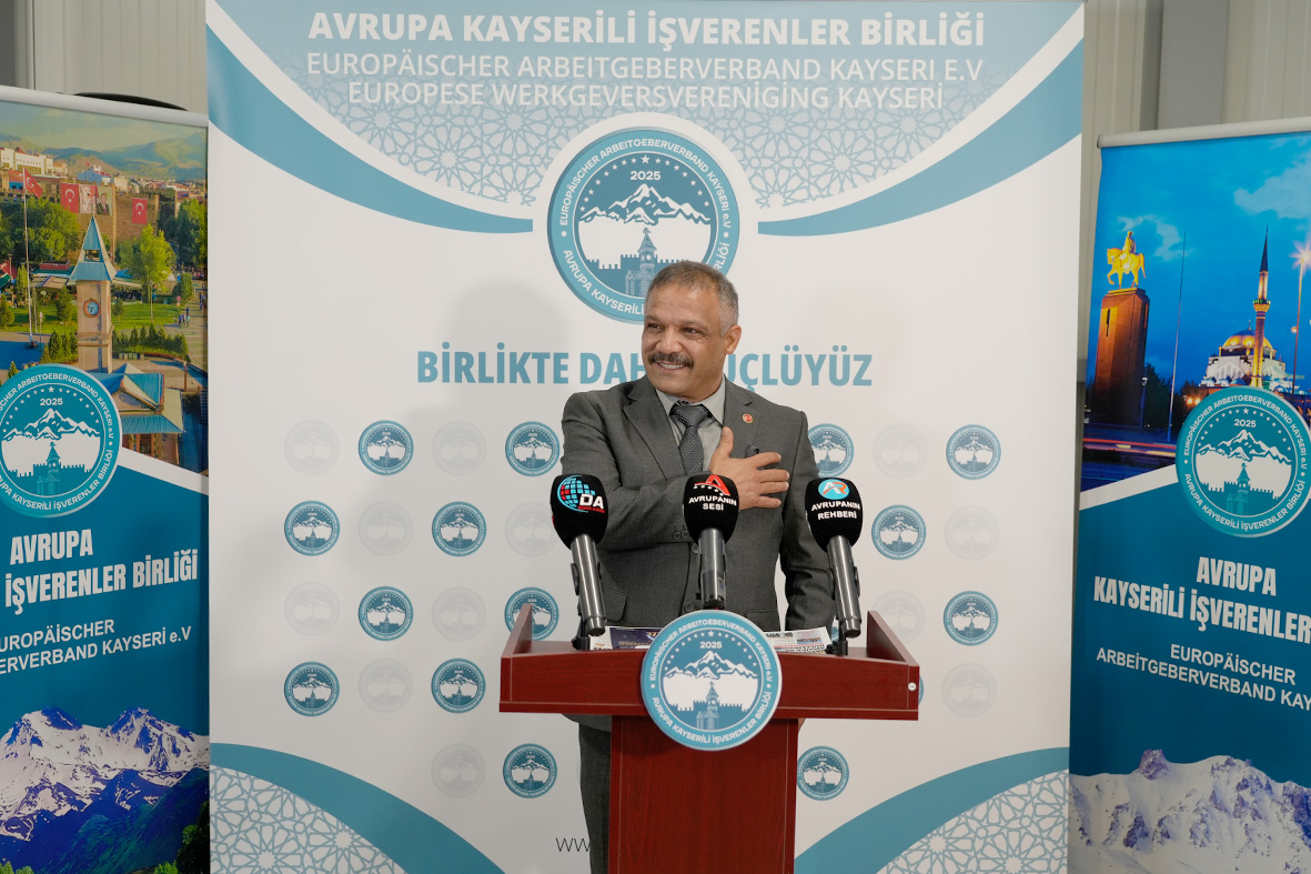 Cumhuriyet’in 102. Yılında AKİB’ten duygu dolu “Şühedaya Saygı Gecesi” 25 hollanda akib1