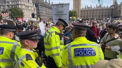 İngiltere’de polis, yasaklı örgüt ilan edilen “Palestine Action” grubuna destek