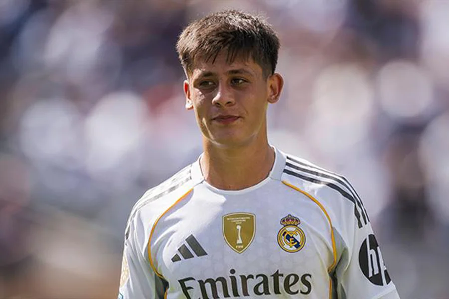 Real Madrid, Estadio Municipal de Anoeta Stadı’nda oynanan mücadelede, 10