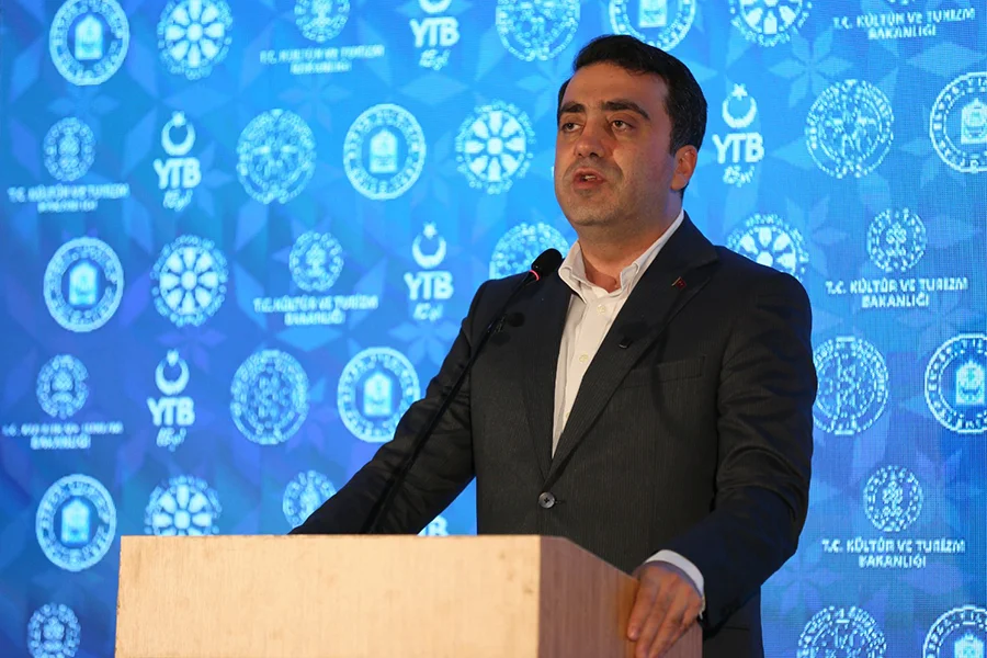 YTB Dünya Edebiyat Ödülleri’nde Gençler Buluştu Türkçeyle Düşünen Genç Kalemler Bursa’da Buluştu Dünyanın dört bir yanından
